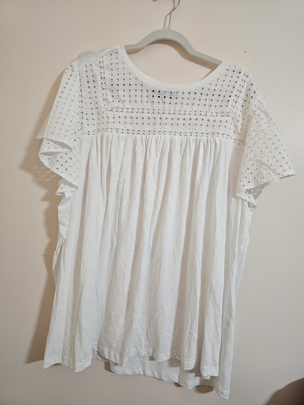 Lane Bryant 26/28 White Eyelet Yoke Flutter Sleeve Tunic Top